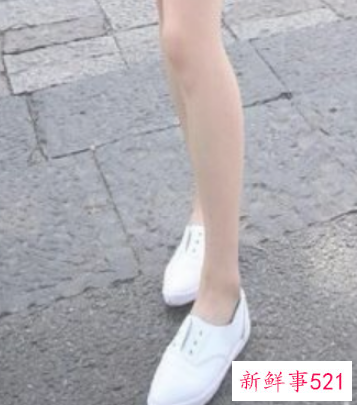 牛仔短裤可以搭配什么鞋