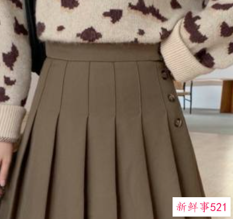 咖啡色半身裙百搭吗