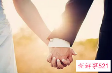 十指紧扣后面一句是什么