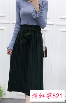 墨绿色的半身裙怎么搭配