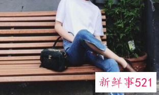 秋季阔腿牛仔裤配什么上衣好看