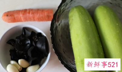 蒜炒西葫芦的家常做法