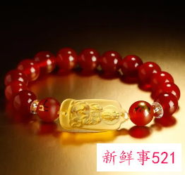 属龙男戴什么手串