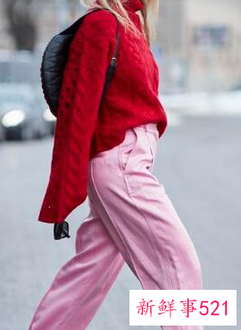 红色毛衣可以配米色马甲吗