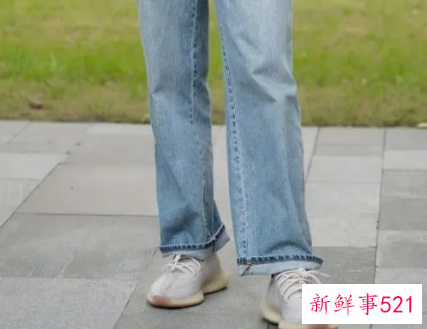 女休闲直筒裤配什么鞋子