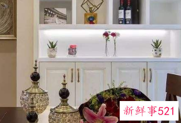 客厅酒柜怎么摆装饰品