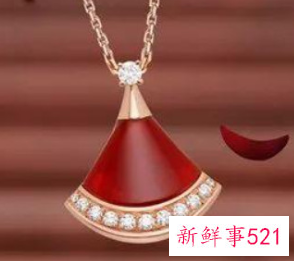 小裙子项链寓意和象征