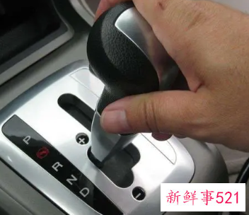 自动挡的车怎么开步骤视频教学