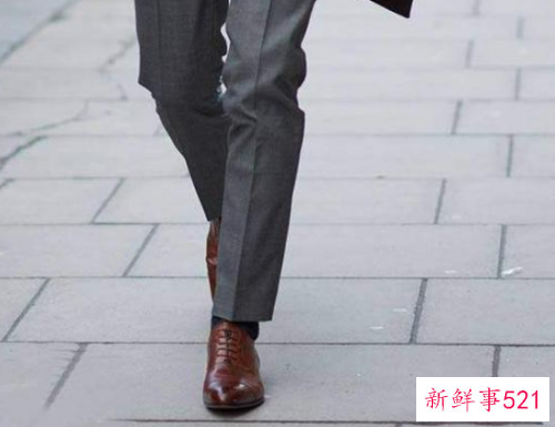 男士宽松裤子配什么鞋子好看