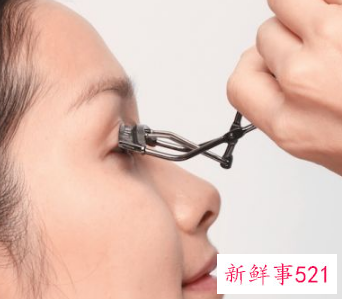 眼睫毛怎么夹才会翘而且不用上眼睫毛膏