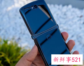 曝摩托罗拉正研发竖向折叠屏手机