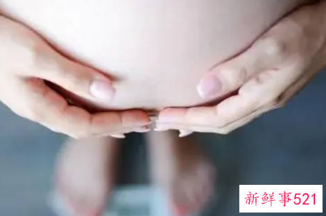 抚摸胎教可促进胎儿大脑发育