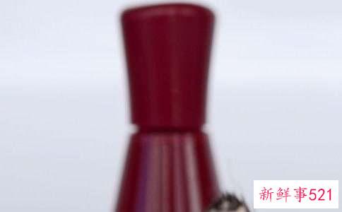 皮肤暗黄适合什么口红