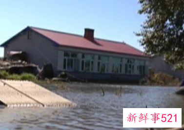 梦见水浸屋是什么意思