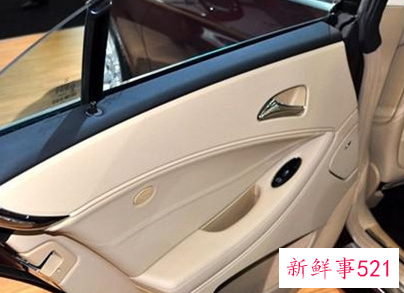 怎么拆卸汽车门板