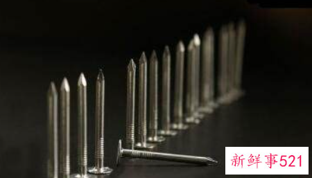 梦见满嘴钉子拔不完