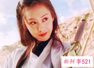 忍不住翻看前任朋友圈