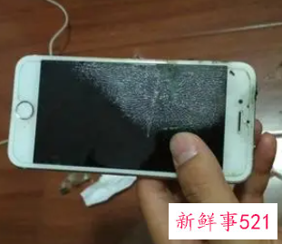 梦见手机爆炸了什么意思