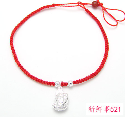 女生戴手链应该戴在哪个手