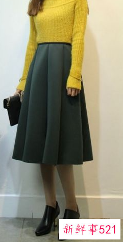墨绿色的半身裙怎么搭配