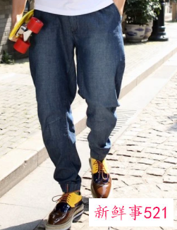 中帮鞋配什么裤子