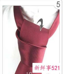 领带手上三圈打法