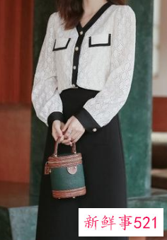 碎花半身裙的搭配