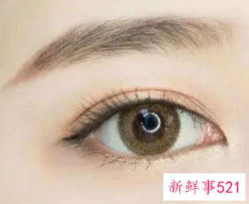 现在最流行的美瞳线图片