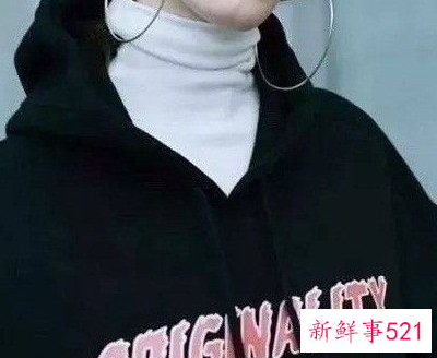 卫衣里面穿什么打底衫好看