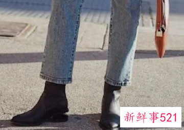 女休闲直筒裤配什么鞋子