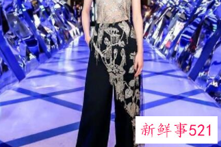 秋季阔腿牛仔裤配什么上衣好看