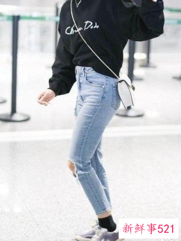 黑色打底上衣配什么裤子