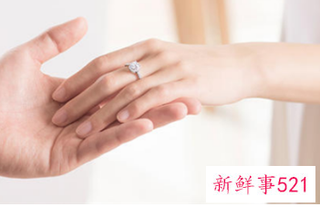 平时戴婚戒还是对戒