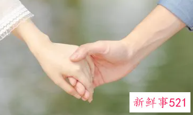 十指紧扣后面一句是什么