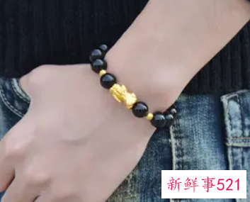 手链戴哪个手好