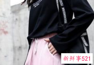 束脚裤配什么上衣