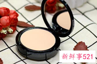 新手化妆是用粉饼还是散粉好