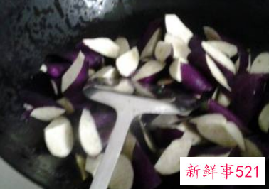 茄子炒青椒的做法