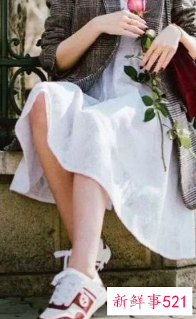 运动鞋穿什么衣服比较搭配