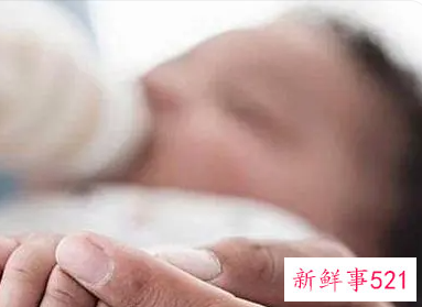 婴儿吃奶怎么吃