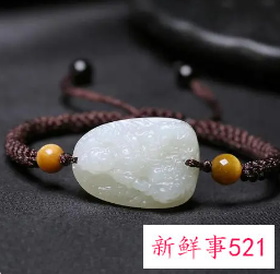 属龙男戴什么手串