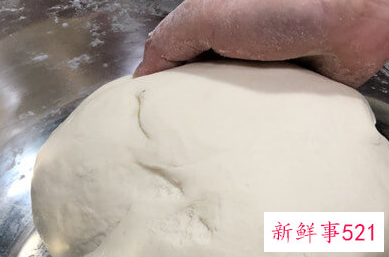 面团发黑了还能吃吗