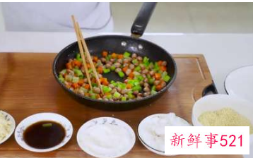 芹菜拌花生米家常做法窍门