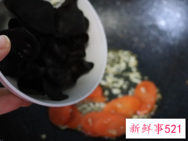 蒜炒西葫芦的家常做法