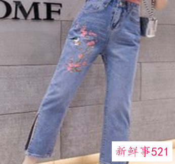 女直筒牛仔裤配鞋图片