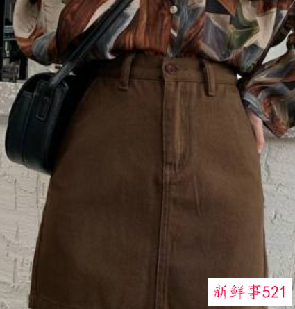 咖啡色半身裙百搭吗