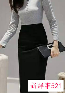 开叉黑裙子配什么上衣