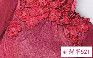 红色毛衣可以配米色马甲吗