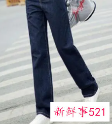 女直筒牛仔裤配鞋图片