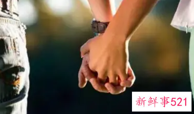 十指紧扣后面一句是什么